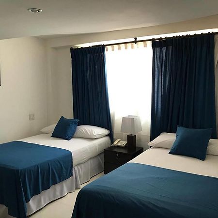 Az Hotel And Suites Panama City Exteriör bild