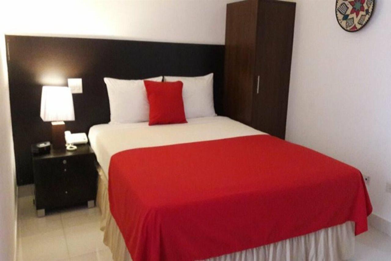 Az Hotel And Suites Panama City Exteriör bild