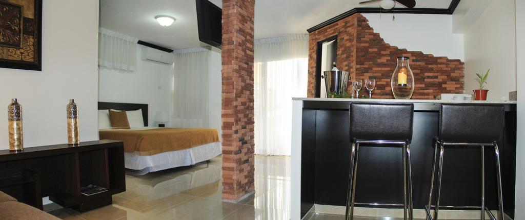 Az Hotel And Suites Panama City Exteriör bild