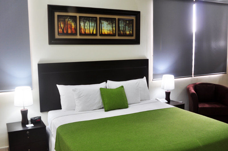 Az Hotel And Suites Panama City Exteriör bild