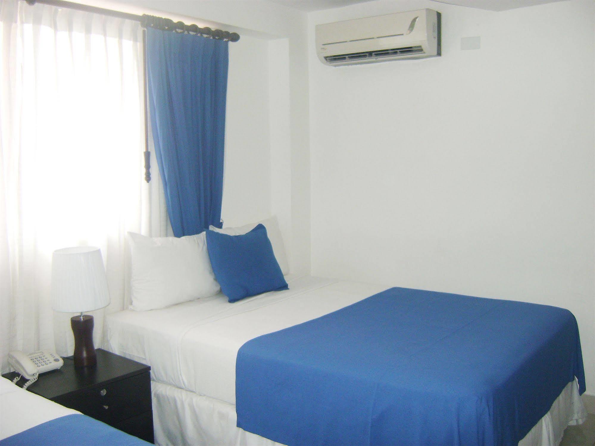 Az Hotel And Suites Panama City Exteriör bild