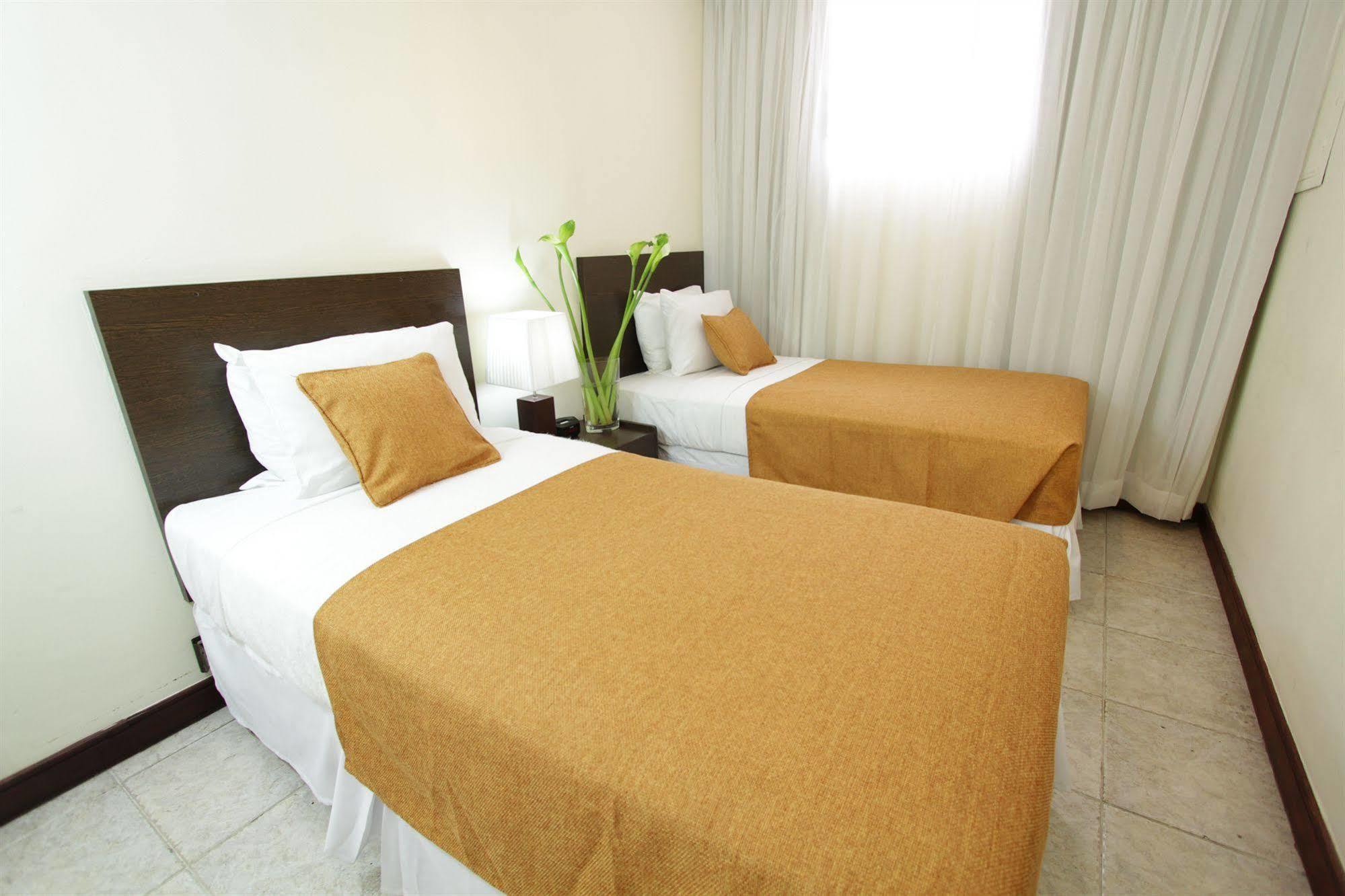 Az Hotel And Suites Panama City Exteriör bild
