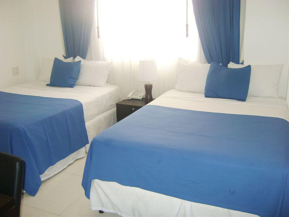 Az Hotel And Suites Panama City Exteriör bild