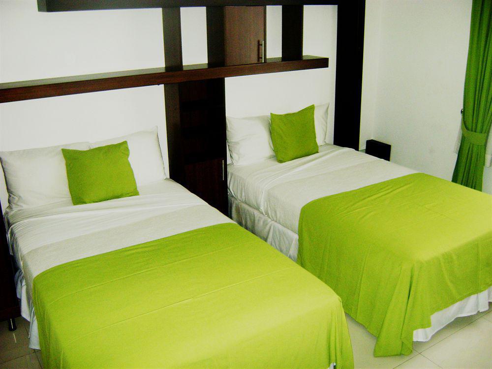Az Hotel And Suites Panama City Exteriör bild